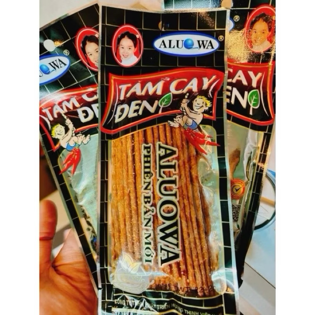Tăm Cay Đen ALUOWA Phiên Bản Mới Đặc Biệt, Tăm Cay Đen Ăn Vặt Cổng Trường Combo 10gói, 20gói, 30gói.