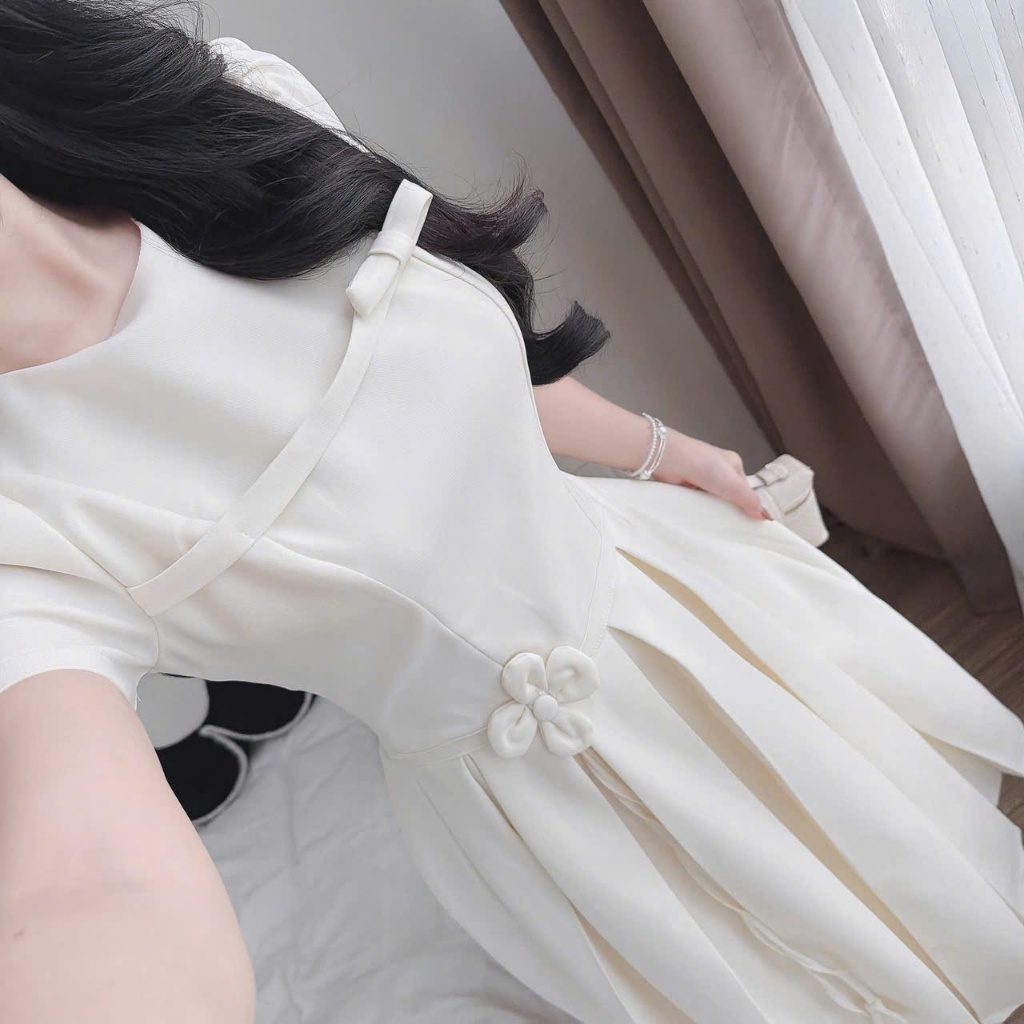 Đầm dài xước Hàn dập hoa nổi dáng công chúa sang trọng, thiết kế phối hoa eo thanh lịch – cực tôn dáng
