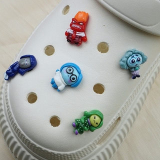 Bộ 9 Sticker, Charm 3D chủ đề Cảm xúc nhựa cứng gắn Dép Sục, Cá sấu JB-405 Mita