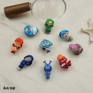 Bộ 9 Sticker, Charm 3D chủ đề Cảm xúc nhựa cứng gắn Dép Sục, Cá sấu JB-405 Mita
