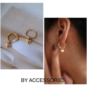 Bông tai nữ titan retro khoen tròn phối mặt hình trái tim nhỏ xinh đơn giản mạ vàng không gỉ WE2545 BY ACCESSORIES