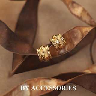 Bông tai nữ titan dáng chữ C vintage dợn sóng bản rộng ôm tai sang trọng mạ vàng 18K không gỉ BY ACCESSORIES