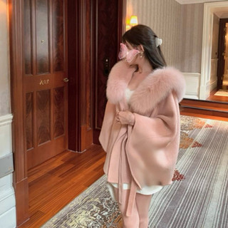 Áo choàng dạ ép viền lông cổ V kèm đai phong cách tiểu thư