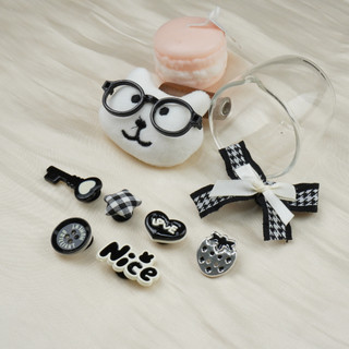 Bộ 8 Sticker, Charm 3D chủ đề Gấu tri thức nhựa cứng gắn Dép Sục, Cá sấu JB-414 Mita