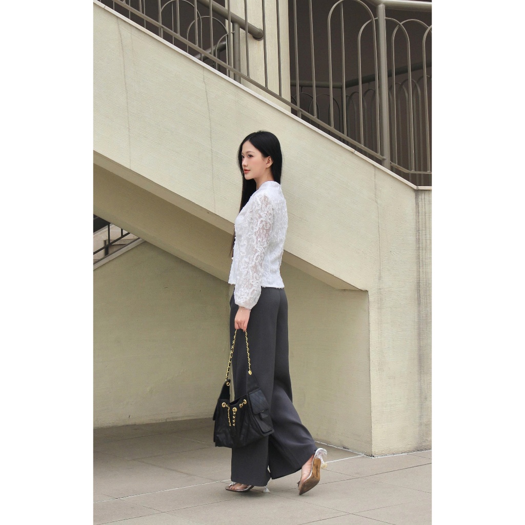 LABAVISTA Áo sơ mi nữ cổ V vải ren trắng thêu hoa nổi phong cách thanh lịch trang nhã