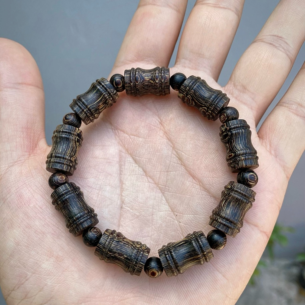 Vòng Tay Trầm Hương Sánh Chìm Vân Dầu Đẹp Hàng Loại 1