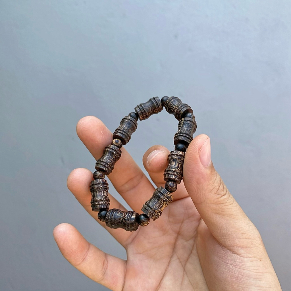 Vòng Tay Trầm Hương Sánh Chìm Vân Dầu Đẹp Hàng Loại 1