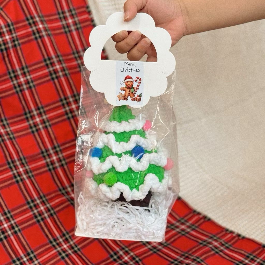 Quà Tặng Noel Giáng Sinh Cây Thông Len Đế Gỗ Nhung Đũa Khổng Lồ Handmade by Haste Dễ Thương Unisex Độc Đáo Christmas