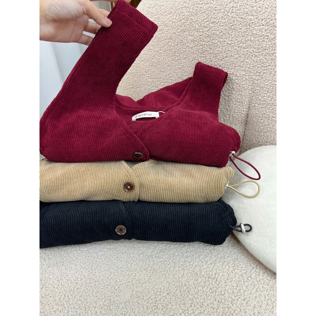 Yếm bầu, yếm Mori chất liệu nhung bề mặt gân nhẹ, chất vải ấm áp, phù hợp mùa thu đông nhưng vẫn thoáng khí BY L'AMME