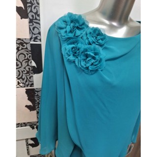 Đầm midi choàng liền vai kết hoa vnxk dư FIESTA size M