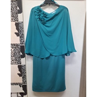 Đầm midi choàng liền vai kết hoa vnxk dư FIESTA size M
