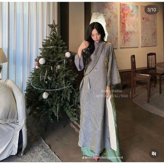 Set áo dài xinh new chất liệu tơ tằm hoạ tiết nổi bật ánh kim mặc siêu tôn dáng dành cho chị em sang - Baotrang.clothes