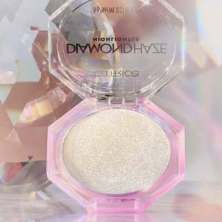 Bắt Sáng Catrice Diamond Haze Highlighter Lấp Lánh Với Hiệu Ứng Nhũ Mịn Lì 6g - Bebeau