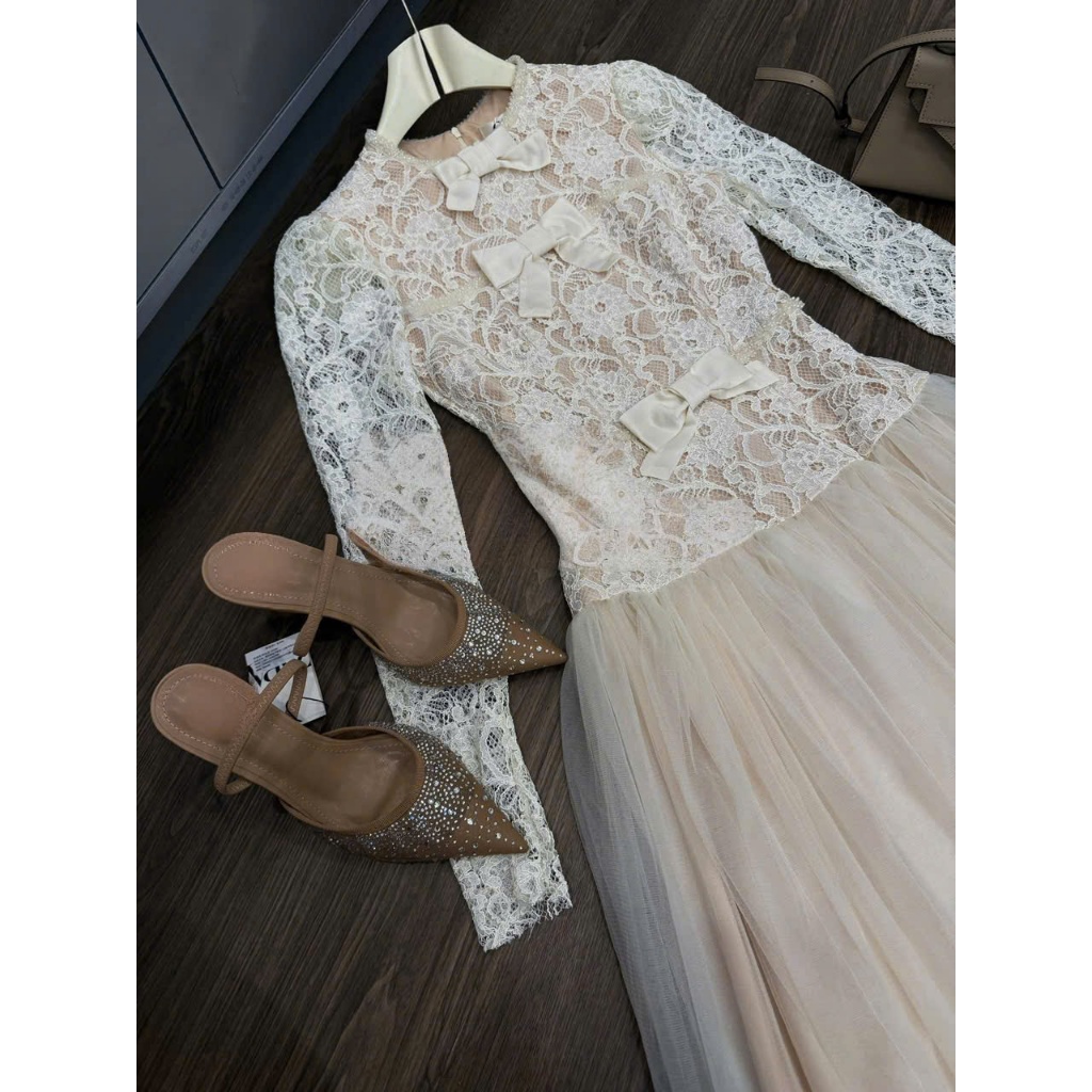 NH CLOTHER -Đầm Dạ Hội Ren Tay Dài Cổ Cao Sang Trọng, Thiết Kế Đính Nơ Xinh Xắn, Chân Váy Voan Xòe Bồng Lớp Kem Trắng