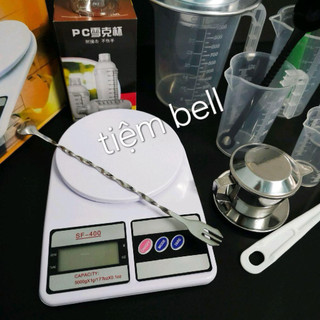 Bộ dụng cụ pha cà phê như hình (Phin nhôm lớn, cân ,cây đánh cf, thìa khuấy, ly định lượng, phin inox nhỏ, bình lắc ...)