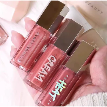 Son bóng môi 3D Flowing Lip Gloss của Rihanna Star Fenty Beauty