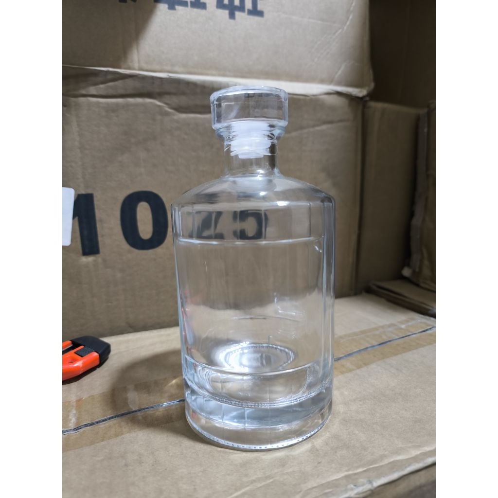 Nắp lẻ chai thủy tinh HK750ml