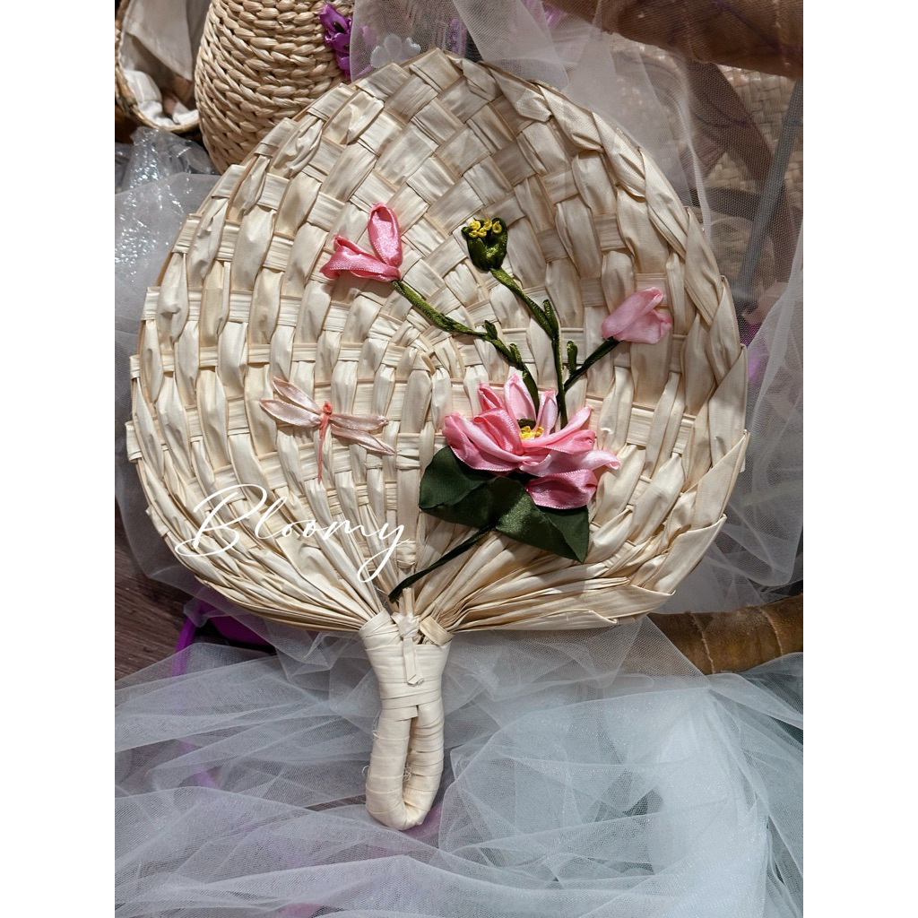 Quạt Mo thêu tay size lớn Bloomy
