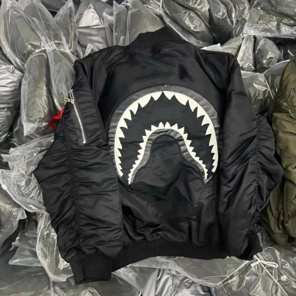Áo Khoác Bomber BAPE Cá Mập Thêu Lưng 2 Lớp Gió lì chống gió siêu tốt chuyên dành cho các boy phố ,girl phố