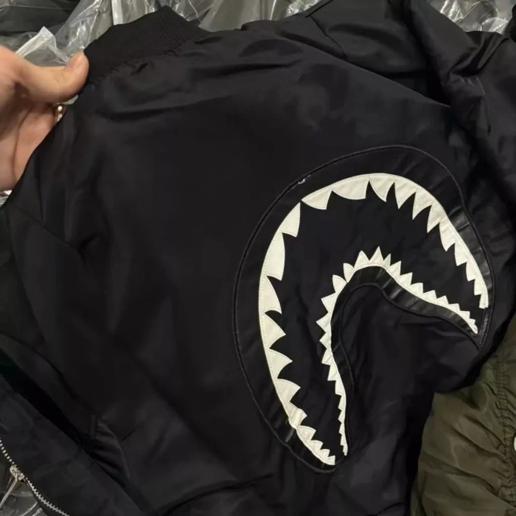 Áo Khoác Bomber BAPE Cá Mập Thêu Lưng 2 Lớp Gió lì chống gió siêu tốt chuyên dành cho các boy phố ,girl phố