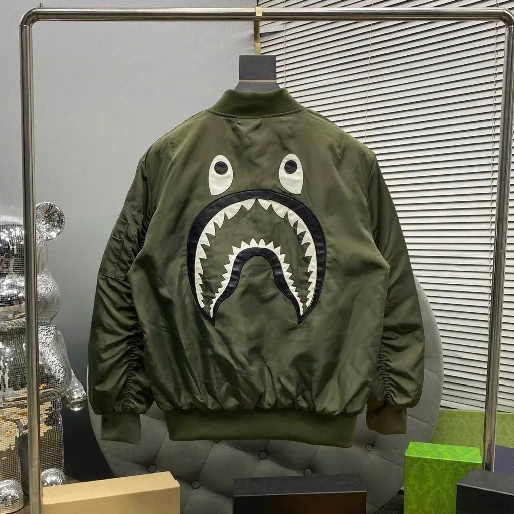 Áo Khoác Bomber BAPE Cá Mập Thêu Lưng 2 Lớp Gió lì chống gió siêu tốt chuyên dành cho các boy phố ,girl phố