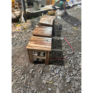 Ghế gỗ chàm tự nhiên. Ghế dùng làm ghế ăn ghế đẩu. Trang trí phòng. cao 25cm vuông 25cm