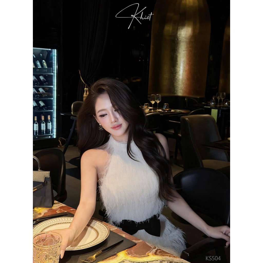Set đầm lông vũ trắng Khiết phối nơ đen rời, phong cách tiệc tùng sang chảnh KS504