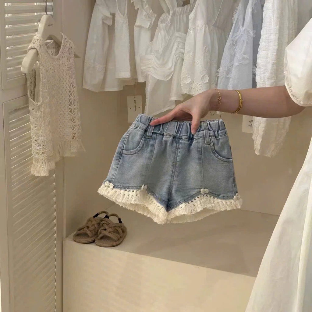 Set bé gái quần jean cùng với áo ren không tay bé mặc đi chơi dạo phố đi học chụp ảnh, cho bé gái và mẹ từ 13-56kg
