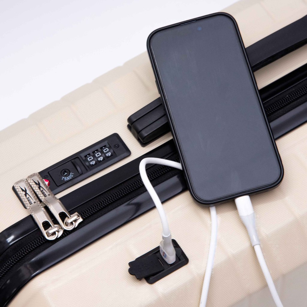 Vali Du Lịch Cao Cấp Khóa TSA Mỹ Cổng USB Tiện Lợi Xbags White Titan Pro Thời Trang Sang Trọng – Xb 6105