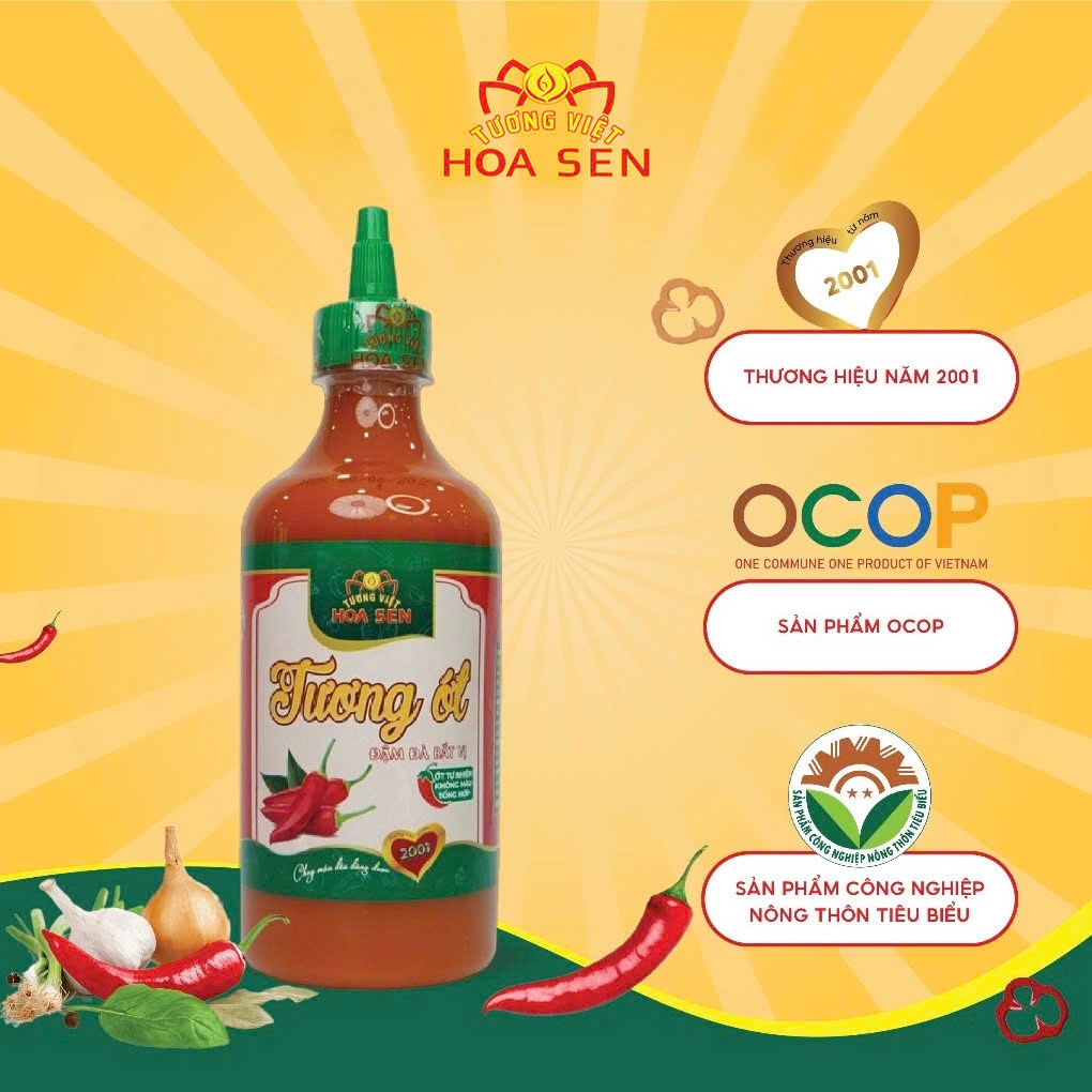 Tương Ớt Tương Việt Hoa Sen, đậm đà bắt vị, chai 535g