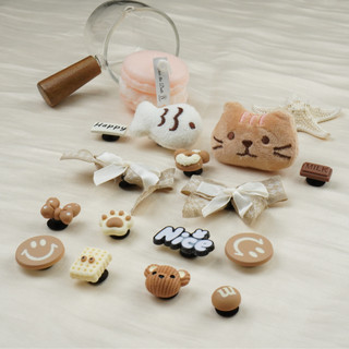 Set 14 Sticker, Charm 3D chủ đề cá mèo bông gắn Dép Sục, Cá Sấu JB-200 Mita