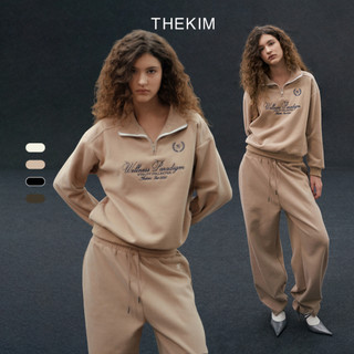 THEKIM Set bộ nỉ Olenza áo dài tay cổ khóa haft-zip thêu Wellness Paradigm mix quần suông dài CS375317