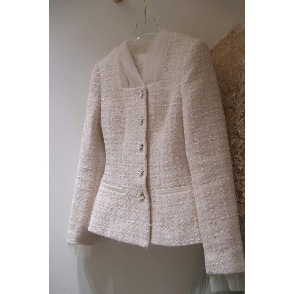 NH CLOTHER -Áo Khoác Dạ Tweed Dáng Ngắn Cổ Vuông Dài Tay Màu Trắng Kem Lấp Lánh Phối Khuy Ngọc Trai