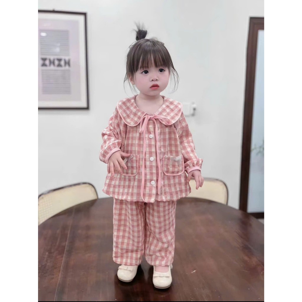 Bộ Kẻ Dài Tay Caro Phối Nơ Cổ + 2 Túi Xinh Xắn Cho Bé Gái - MS A15
