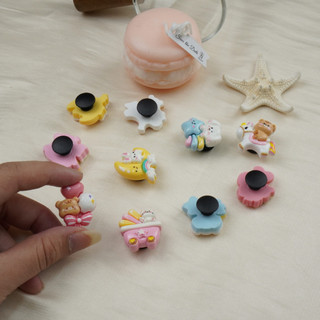 Bộ 10 Sticker, Charm 3D chủ đề Gấu bong bóng DIY gắn Dép Sục, Cá Sấu JB-222 Mita