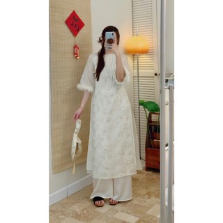 Set Áo Dài Cách Tân Gấm Tơ Thêu Kim Tuyến Hoa Hồng Phối Lông Vũ Tay Loe Sang Chảnh Diện Tết Cakecat