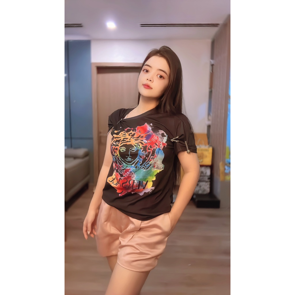 Áo thun tay ngắn nữ loang màu kèm tag vàng