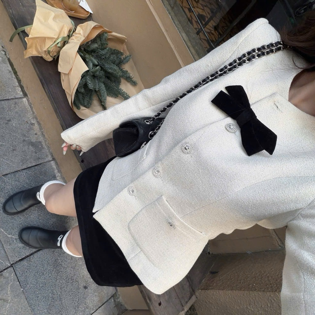 Set áo khoác dạ tweed ánh nhũ blinh đính khuy đá cao cấp(kèm nơ cài) + chân váy nhung ngắn xoè style tiểu thư sang chảnh