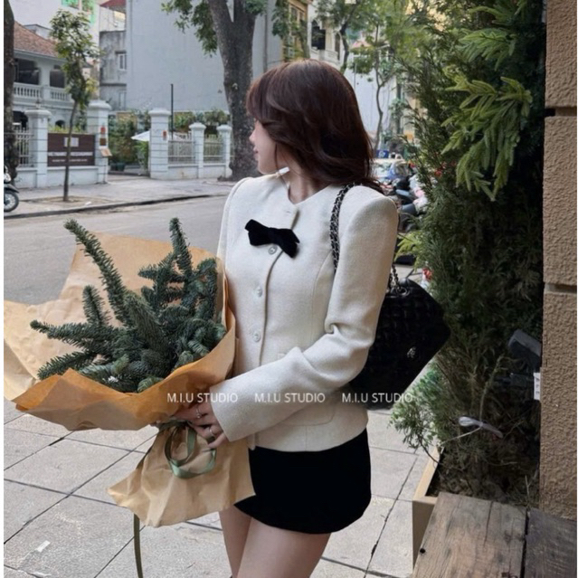 Set áo khoác dạ tweed ánh nhũ blinh đính khuy đá cao cấp(kèm nơ cài) + chân váy nhung ngắn xoè style tiểu thư sang chảnh