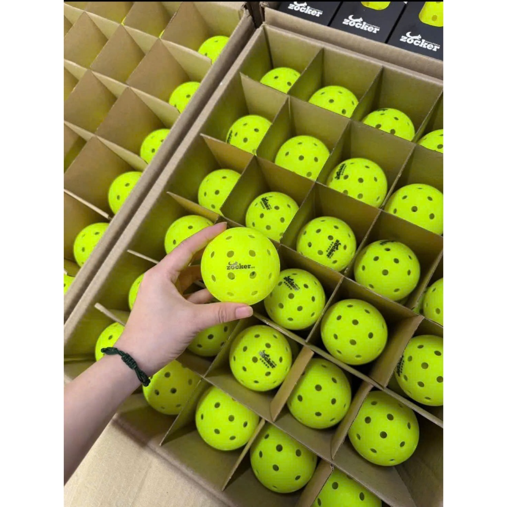 Bóng Pickleball Zocker Outdoor 40 lỗ  chuẩn thi đấu ,độ bền cao, phù hợp tập luyện và thi đấu