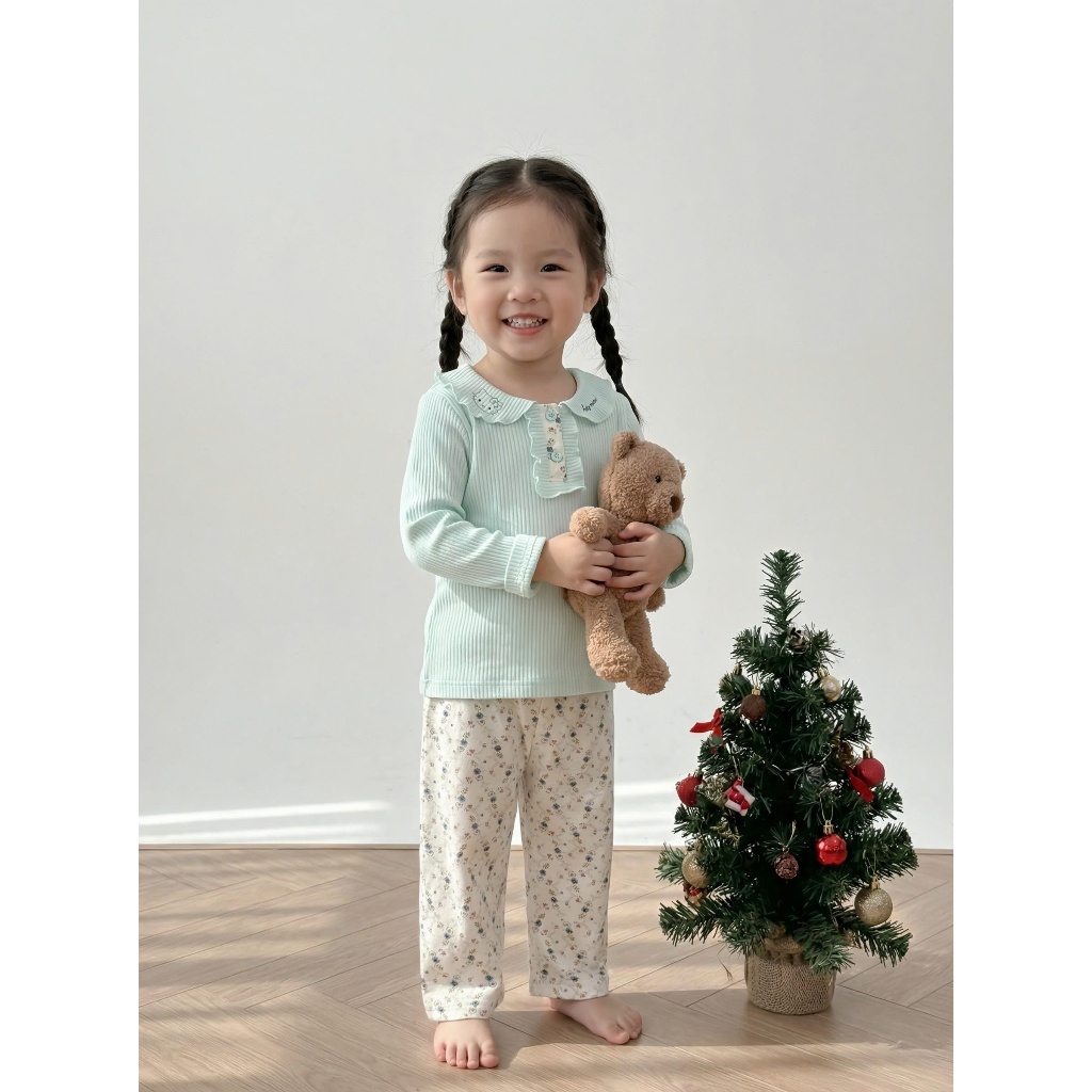 Set bộ dài tay bé gái Miniumbaby cổ viền bèo hình mèo mix quần suông, chất áo cotton gân mềm SB2539