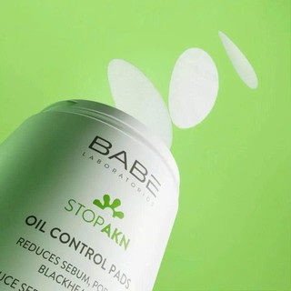 Toner pad cải thiện dầu thừa và se cồi mụn BABE Stop AKN Oil Control