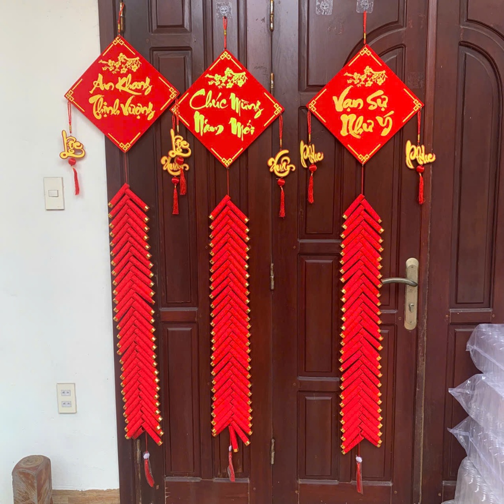 Pháo ống giấy treo trên khánh nhung dài 1met khánh 30cm  treo trang trí tết - đón năm mới.
