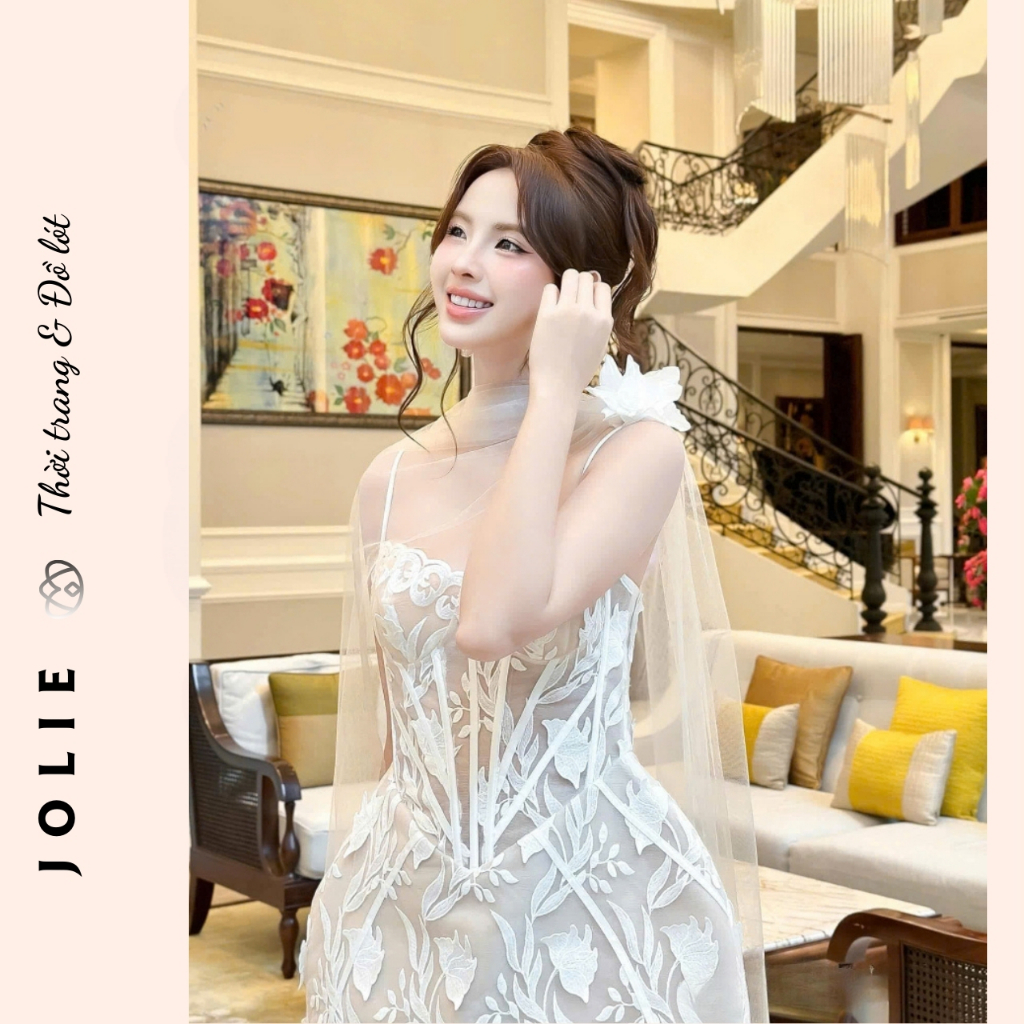 Đầm Thiết Kế JOLIE Dáng Corset Ren Hoa Nổi - Váy Hai Dây Trắng Dự Tiệc Kèm Voan Vai Sang Chảnh