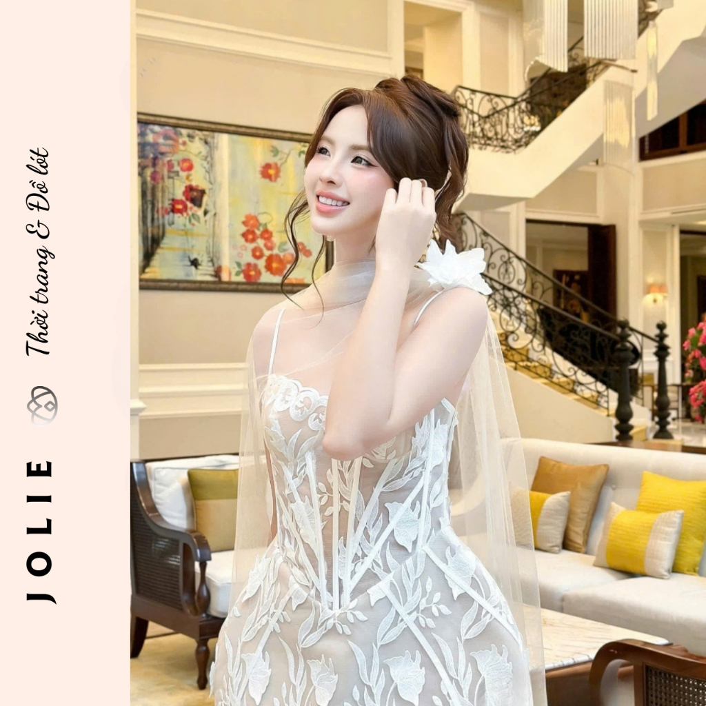 Đầm Thiết Kế JOLIE Dáng Corset Ren Hoa Nổi - Váy Hai Dây Trắng Dự Tiệc Kèm Voan Vai Sang Chảnh
