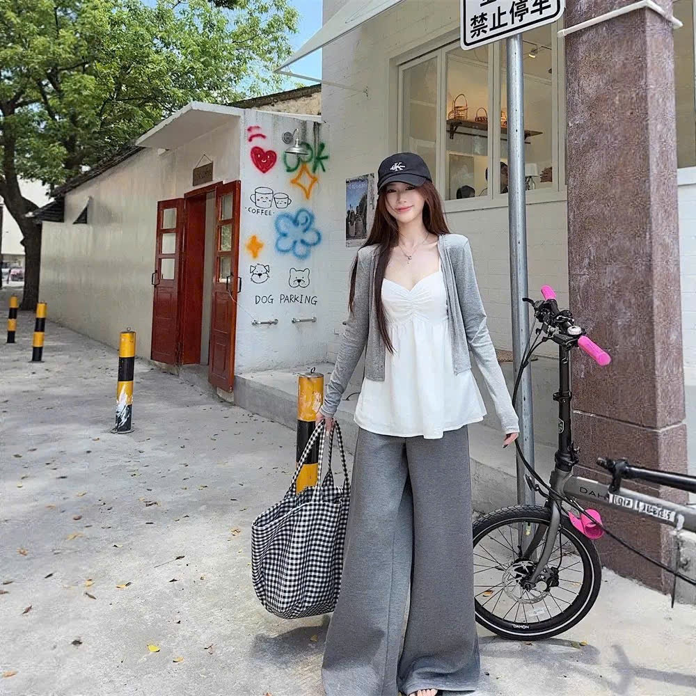 Set áo dây trắng xòe kèm áo cardigan xám basic cực dễ phối đồ chất mềm ...