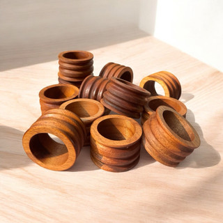 Bộ 6 vòng gỗ , nhẫn gỗ để khăn ăn nhà hàng , kích thước cao 3cm x 5cm . được làm  bằng gỗ tự nhiên