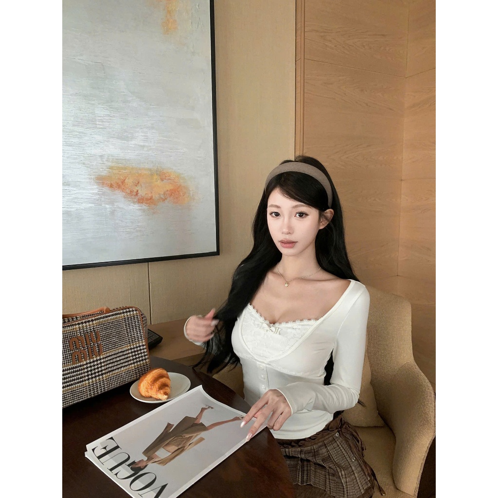 (sẵn)Áo dài tay mỏng nơ ngực phối ren khuy nữ tính dáng ôm body chất cotton ATDT065 - Tiktik
