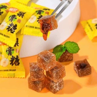 Kẹo ô mai lê đào nhân chảy,ăn là mê,Vỏ ô mai dẻo dẻo – chua ngọt hài hòa, thơm mùi lê đào tự nhiên, ăn hoài không ngán.