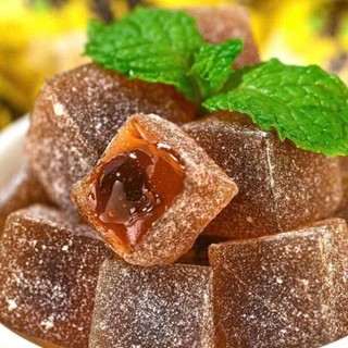 Kẹo ô mai lê đào nhân chảy,ăn là mê,Vỏ ô mai dẻo dẻo – chua ngọt hài hòa, thơm mùi lê đào tự nhiên, ăn hoài không ngán.